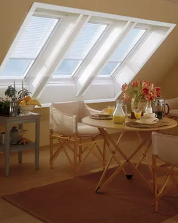 White 7001 Venetian Velux